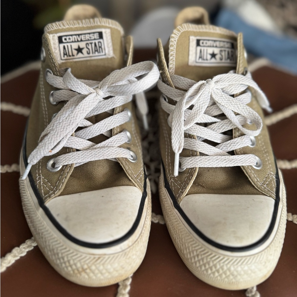 Converse Chuck Taylor All Star Low Tops - Olive Green - Women’s 7 / Men’s 5